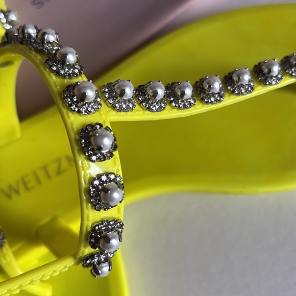 STUART WEITZMAN PEARL CRYSTAL-EMBELLISHED JELLY THONG SANDALS - Picture 4 of 10